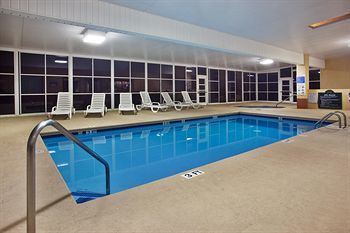 Holiday Inn Express Hotel & Suites Hiawassee