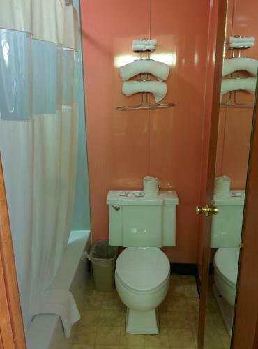 Budget Host Stone's Motel