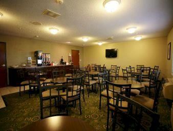 Hotel Baymont Inn And Suites Dale