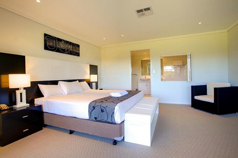 Hotel Opal Cove Resort