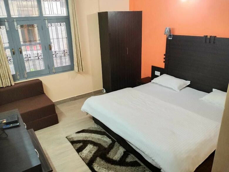 Stayapart Hotel Uday Palace
