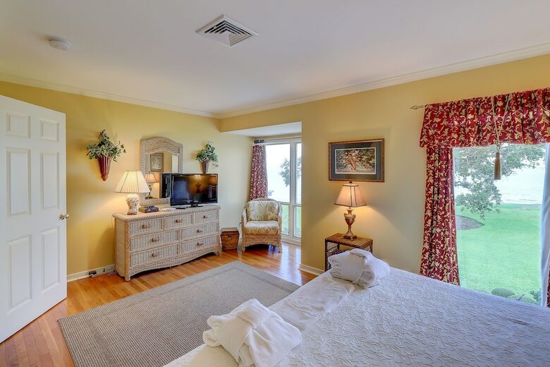 Villa Schooner Court 704