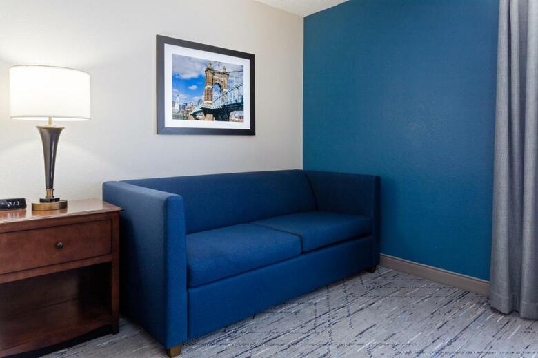 Hotel Holiday Inn Express & Suites Cincinnati Riverfront