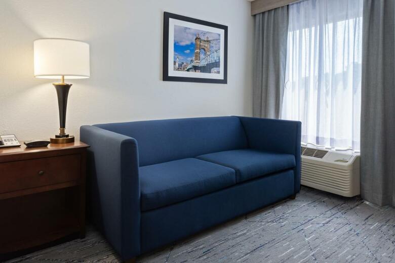 Hotel Holiday Inn Express & Suites Cincinnati Riverfront
