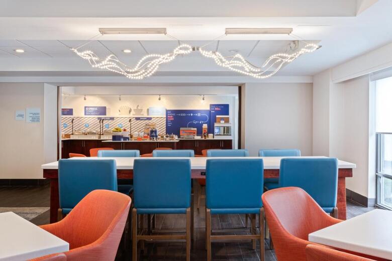 Hotel Holiday Inn Express & Suites Cincinnati Riverfront