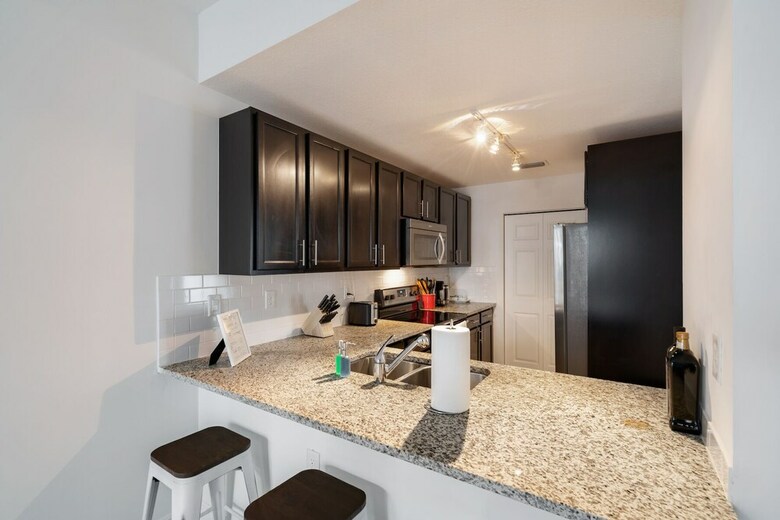 Kasa Davie Apartments