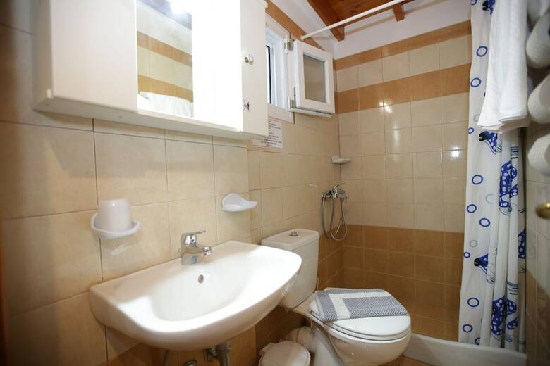 Kontaratos Studios & Apartments