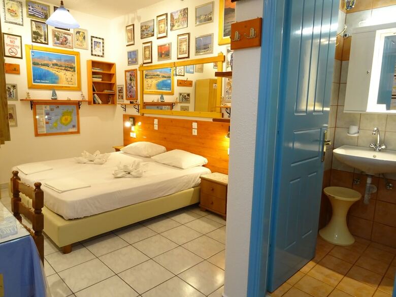 Kontaratos Studios & Apartments