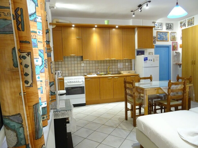 Kontaratos Studios & Apartments