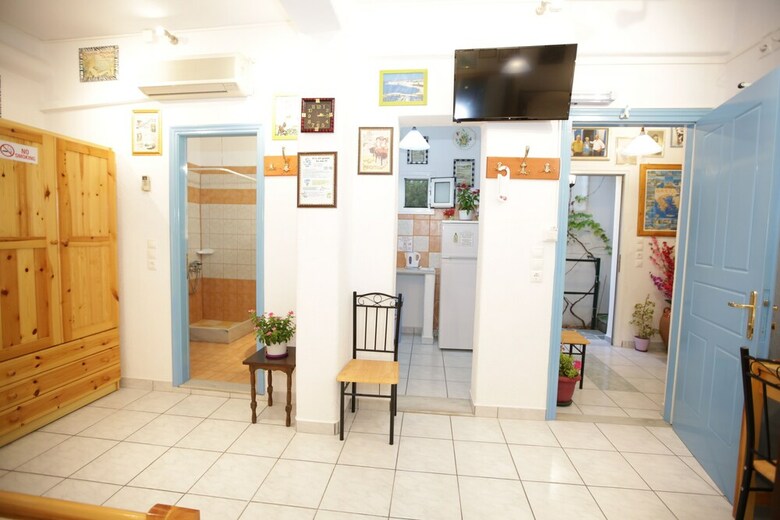 Kontaratos Studios & Apartments