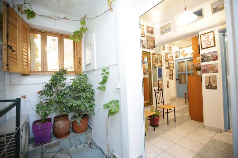 Kontaratos Studios & Apartments