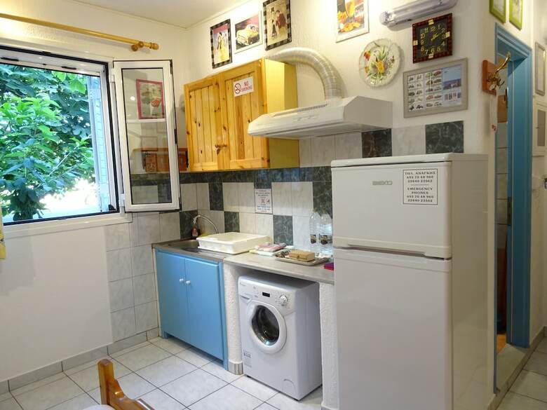 Kontaratos Studios & Apartments