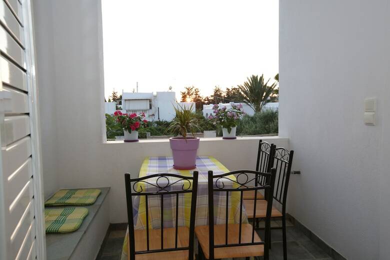 Kontaratos Studios & Apartments
