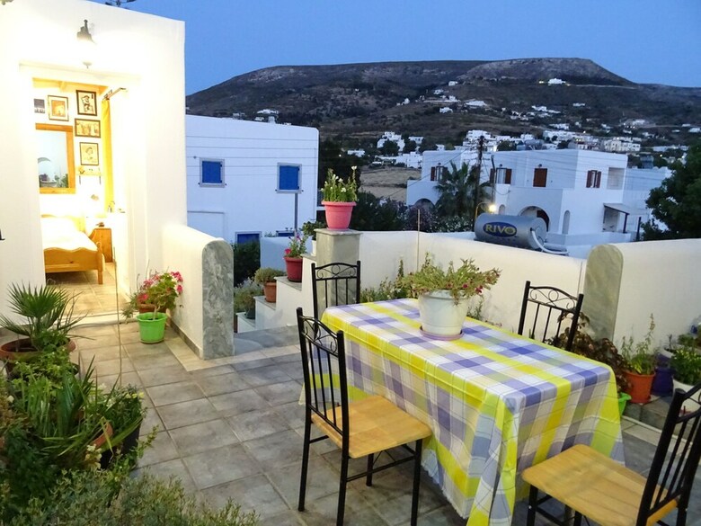Kontaratos Studios & Apartments
