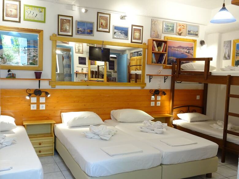 Kontaratos Studios & Apartments