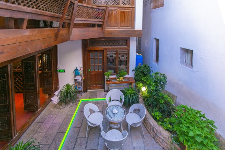 Posada Lijiang Muyunju Inn
