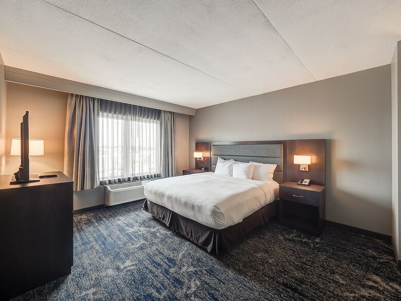 Doubletree By Hilton Hotel Bloomington