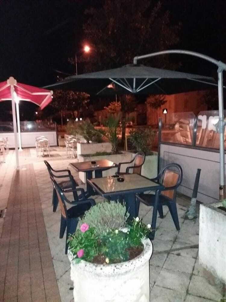Hotel L'albret Chr