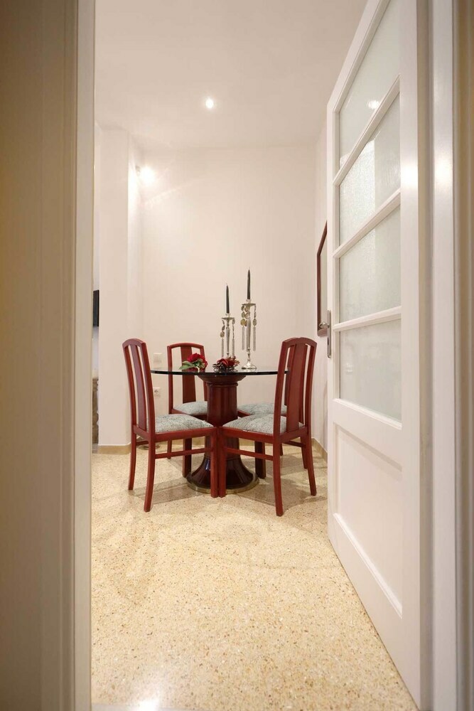 Apartamentos District Suites