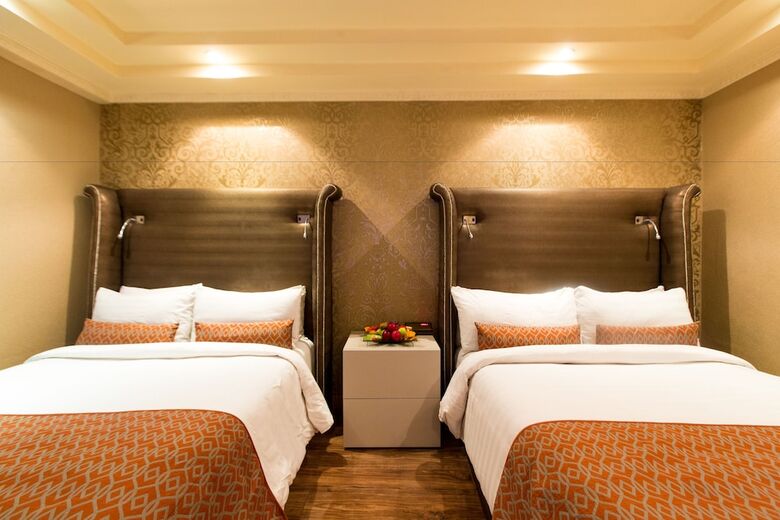 Victoria Crown Plaza Hotel