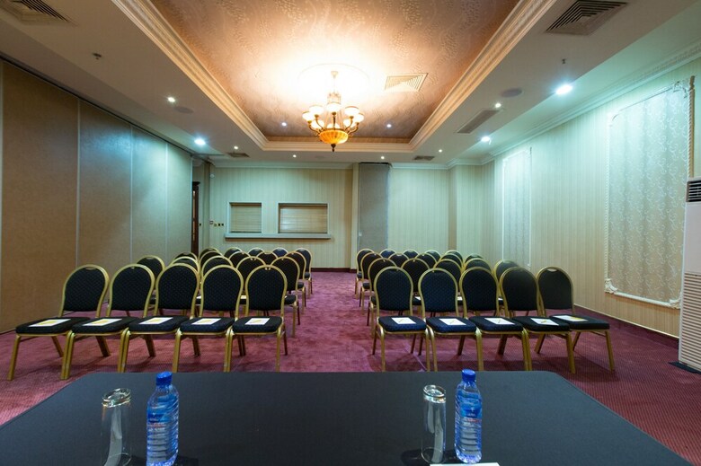 Victoria Crown Plaza Hotel