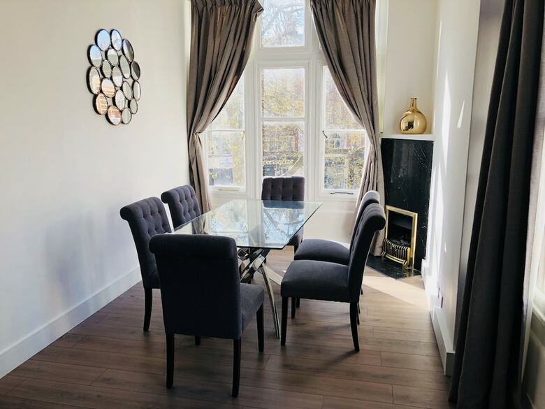 Spacious & Modern 2 Bed Apartment At Knightsbridge London