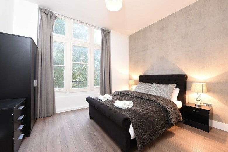 Spacious & Modern 2 Bed Apartment At Knightsbridge London