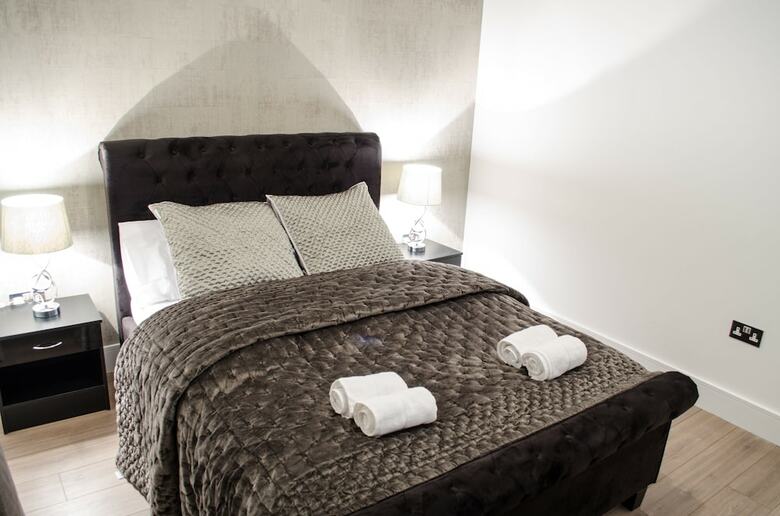 Spacious & Modern 2 Bed Apartment At Knightsbridge London