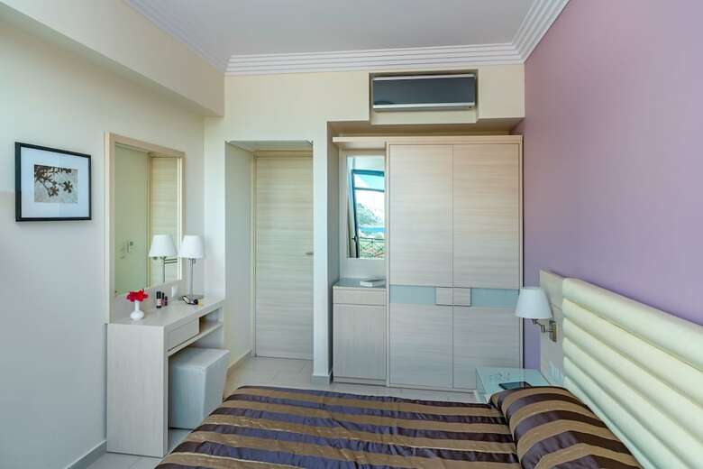 Aparthotel Ai Yannis Suites And Apartments Hotel