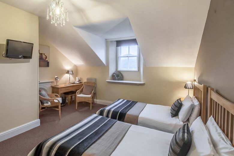 Hotel Ambleside Central - Guest House