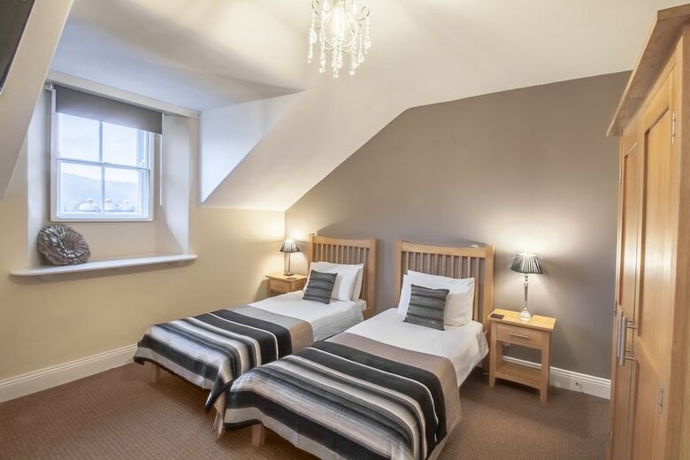 Hotel Ambleside Central - Guest House