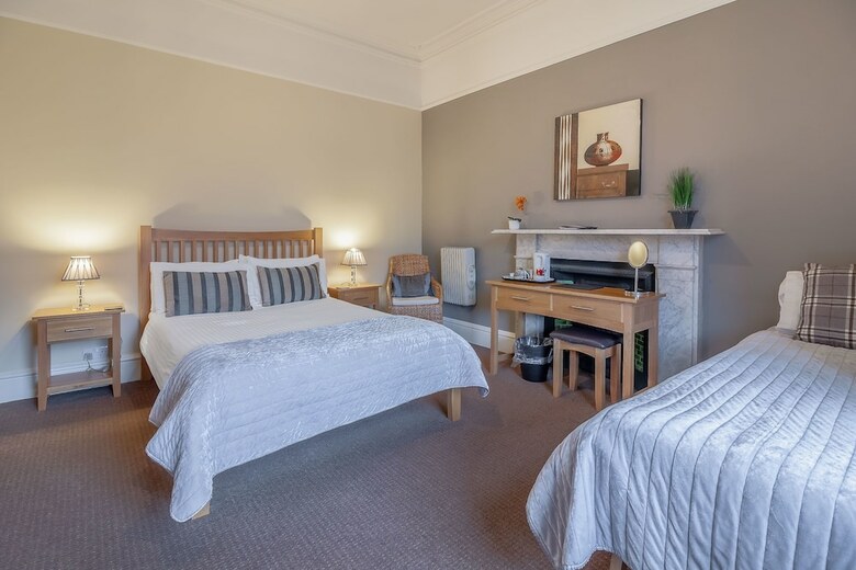 Hotel Ambleside Central - Guest House