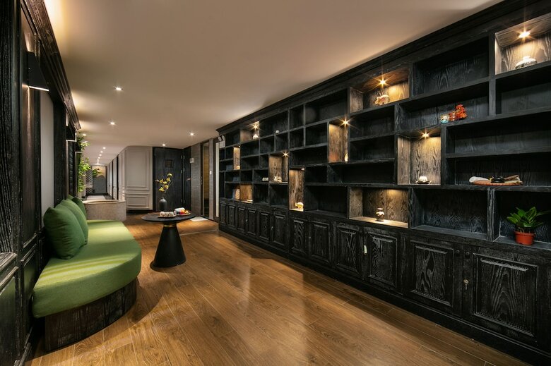 Shining Central Hotel & Spa