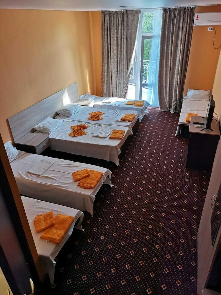 Kashahi Hotel