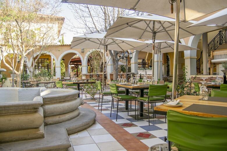 Hotel The Windhoek Luxury Suites