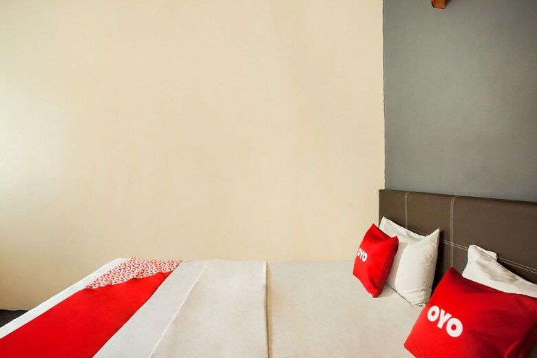 Oyo 44116 Sk Hotel 2