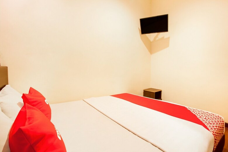 Oyo 44116 Sk Hotel 2