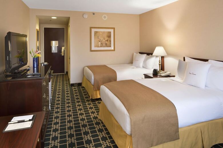 Hotel Doubletree By Hilton Fort Lee - George Washington Bridge