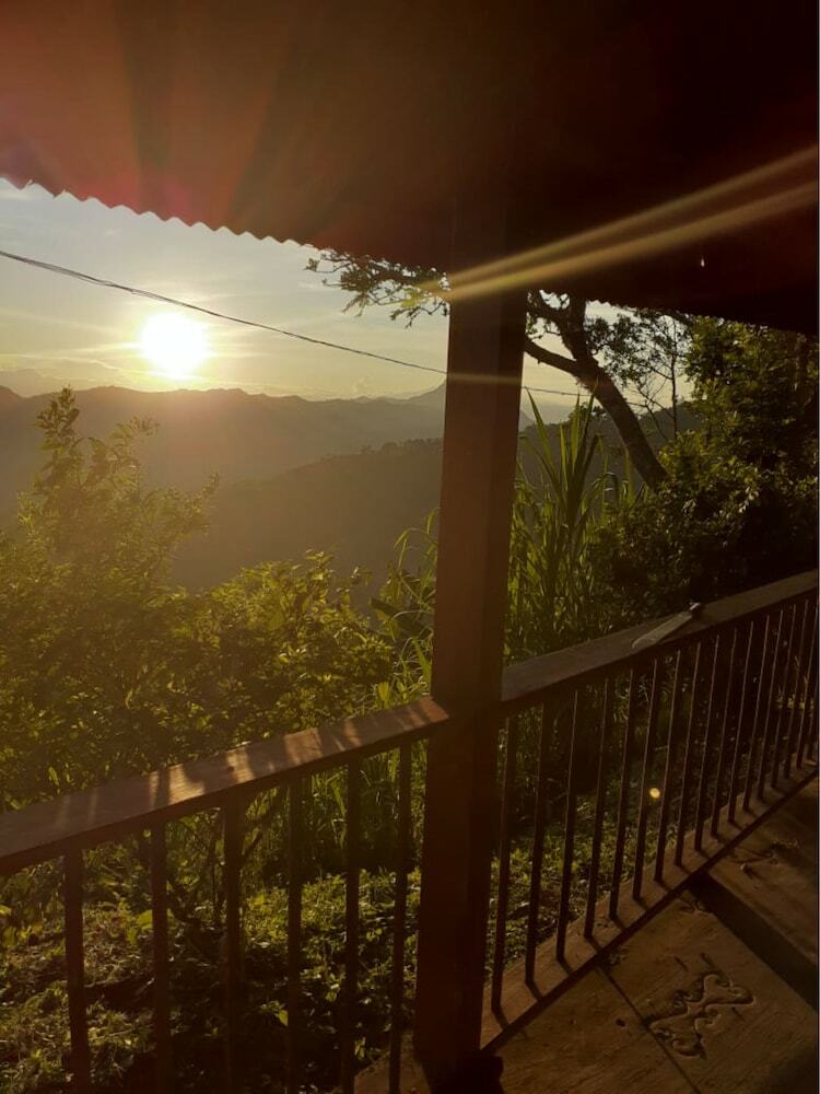 Hotel Balcon En La Monta�a