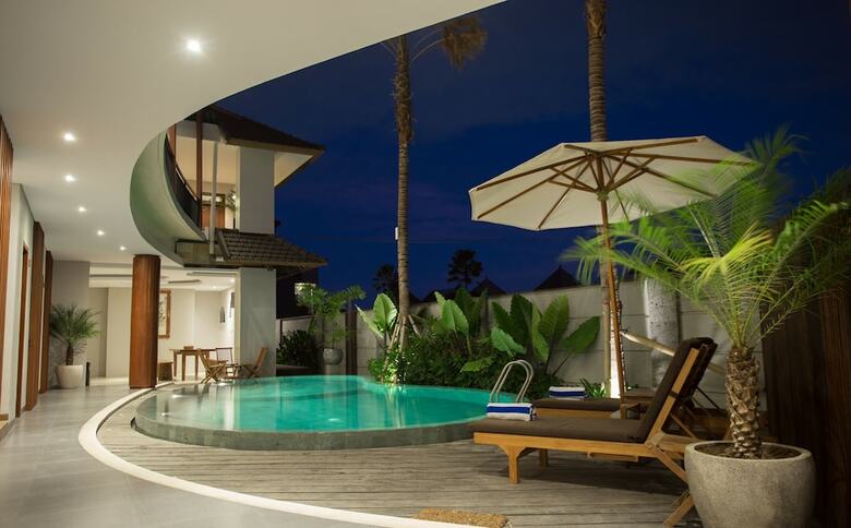 Hotel Curve House Umalas
