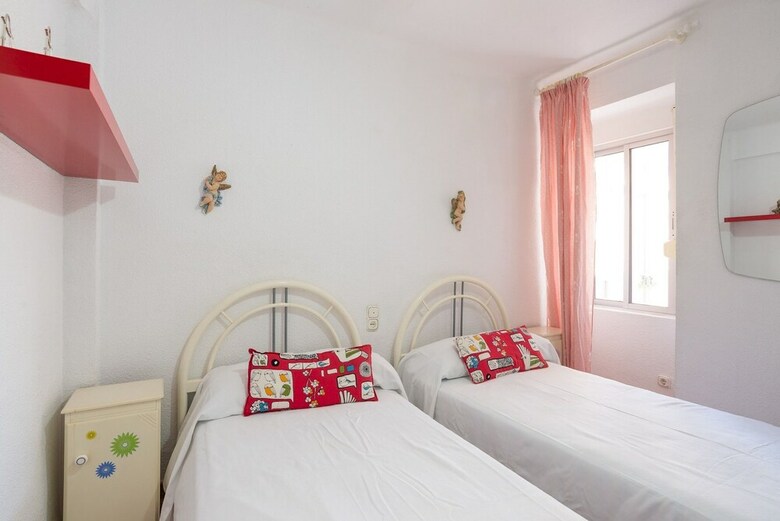 Malagasuite Playamar Beach & Pool Apartment