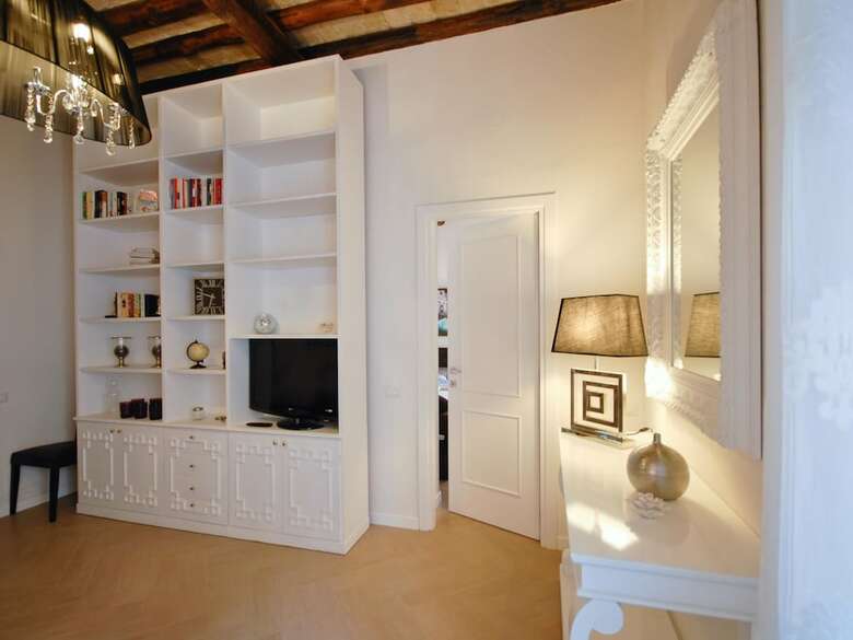 Marilyn Apartment