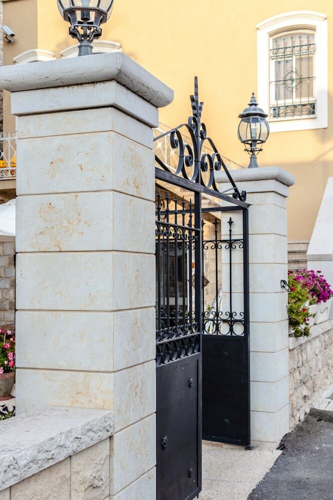 Asfour Boutique Hotel