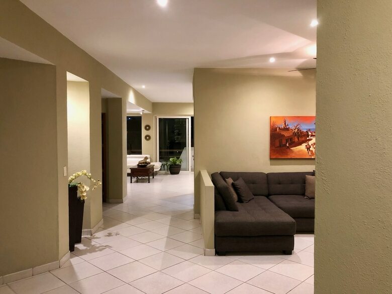 Luxury Condo Romantic Zone-beach