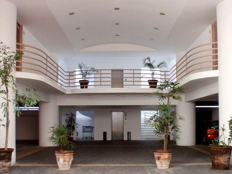 Luxury Condo Romantic Zone-beach
