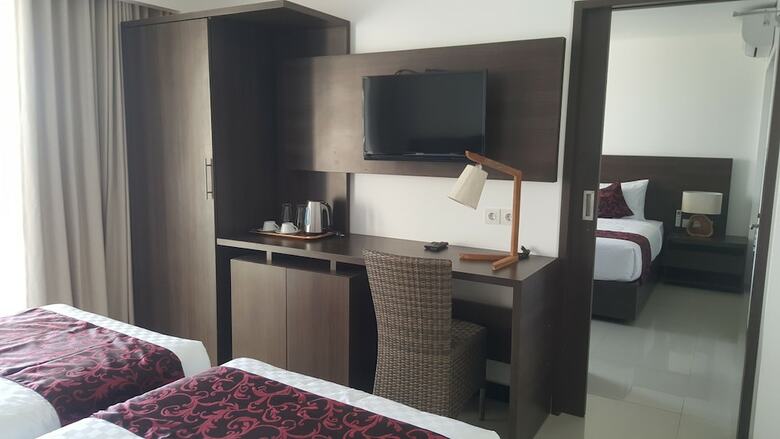 Hotel Adhiloka