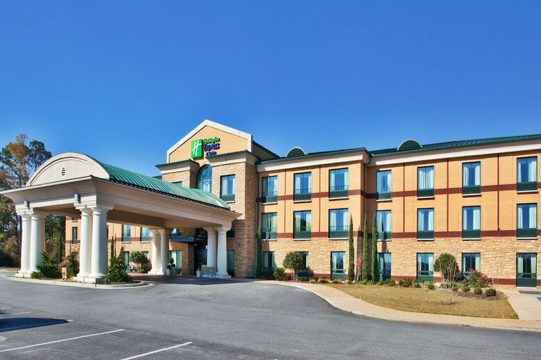 Holiday Inn Express Hotel & Suites Macon-west