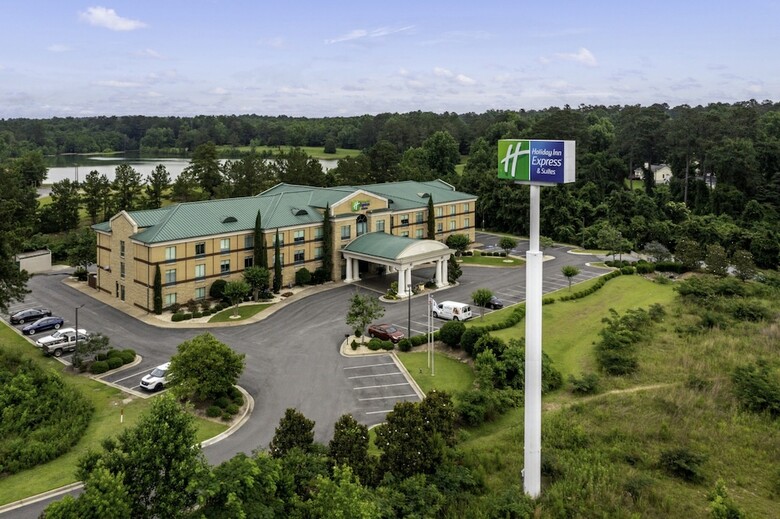 Holiday Inn Express Hotel & Suites Macon-west