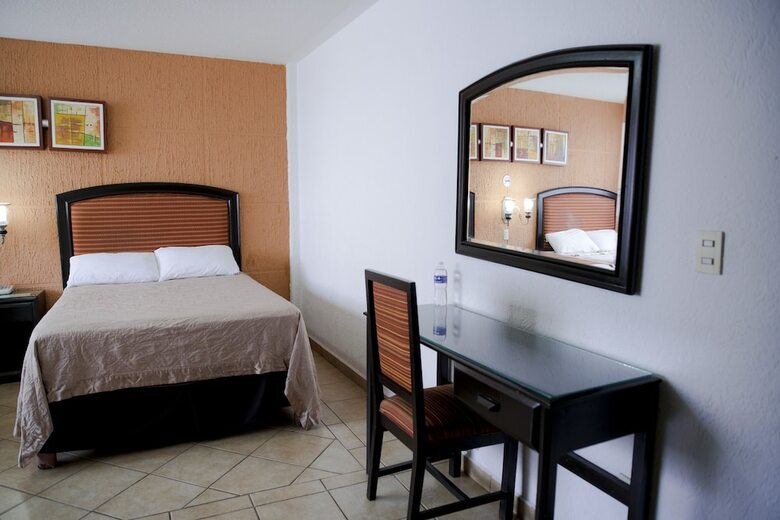 Eh Ejecutivo Urban Hotel