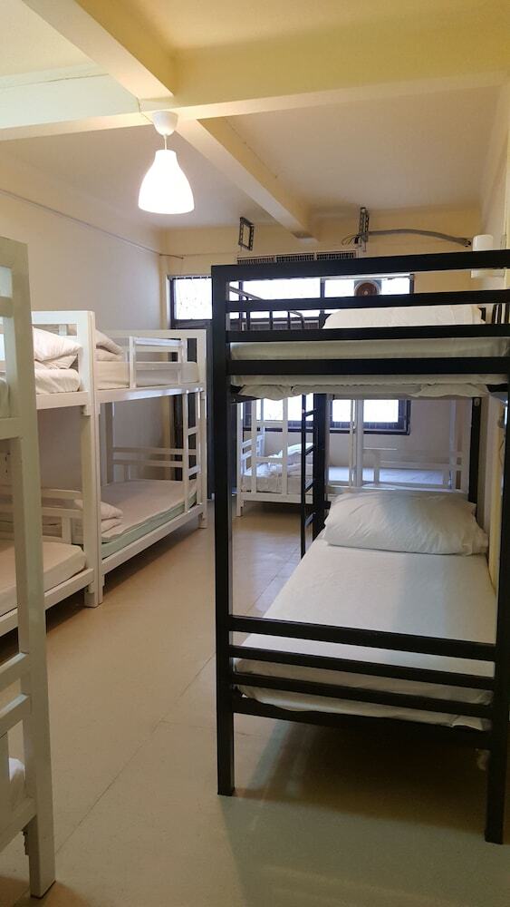 Hostal Naret Coliving - Hostel - Adults Only